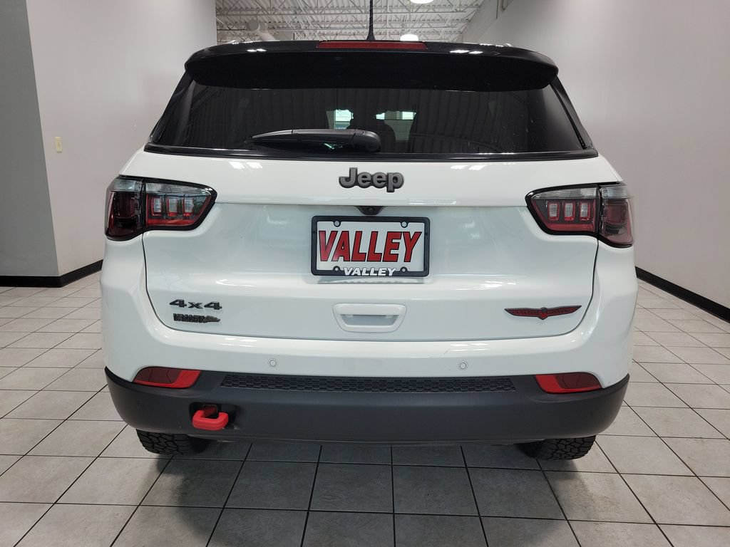 Used 2026 Jeep Compass Trailhawk AWD/4WD image 10