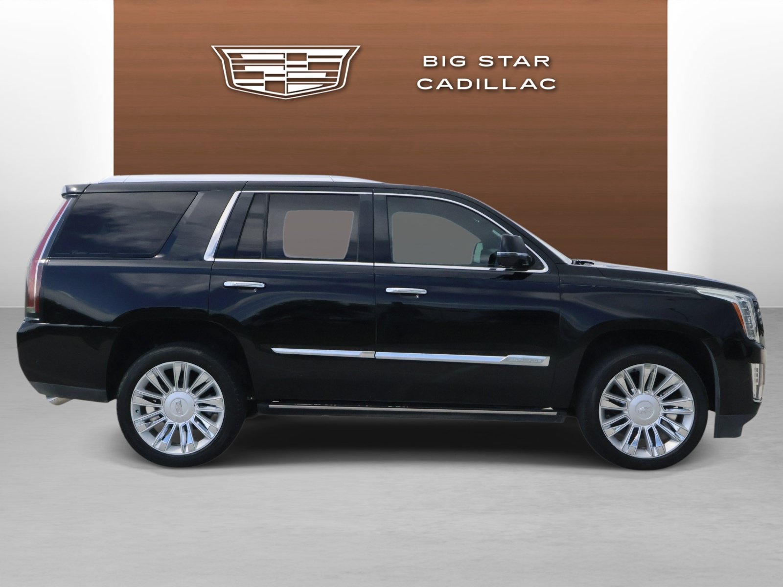 Used 2018 Cadillac Escalade Platinum AWD/4WD image 6