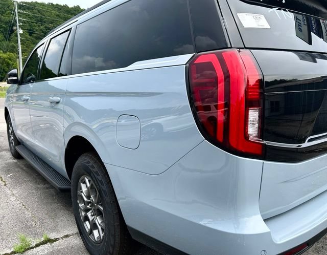 New 2027 Ford Expedition Max Active AWD/4WD image 3