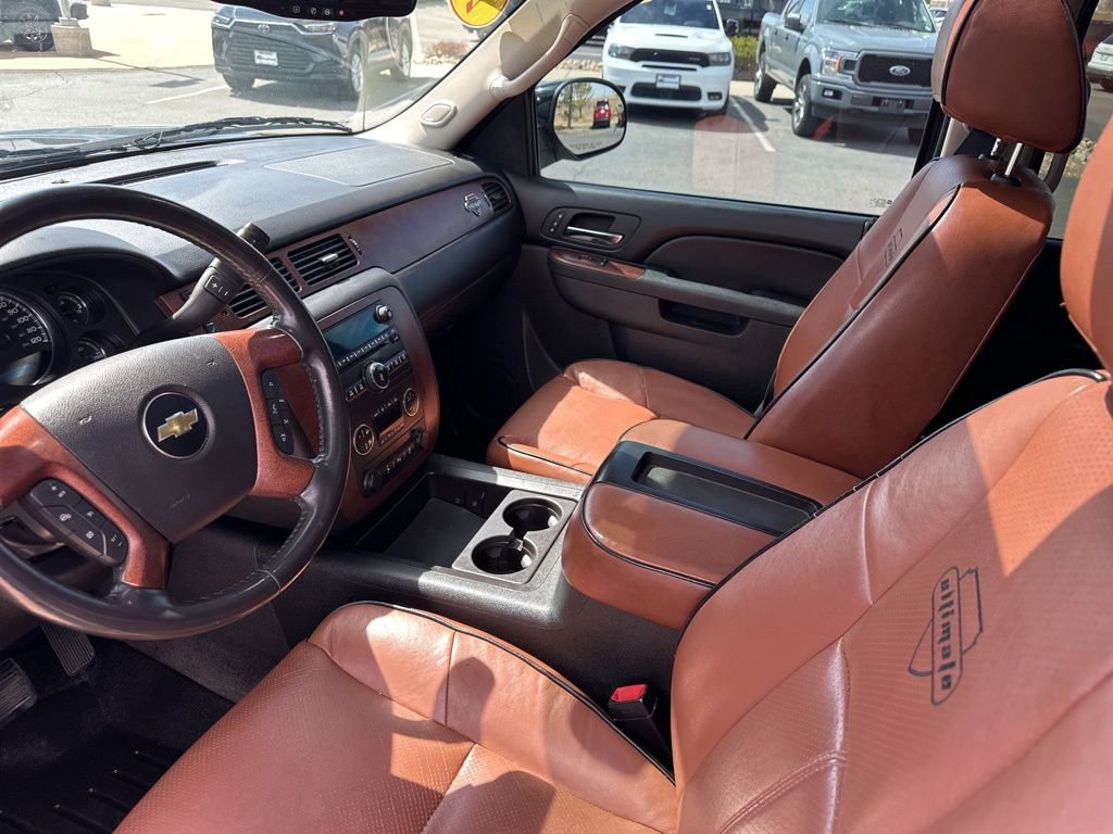 Used 2012 Chevrolet Avalanche LT image 13