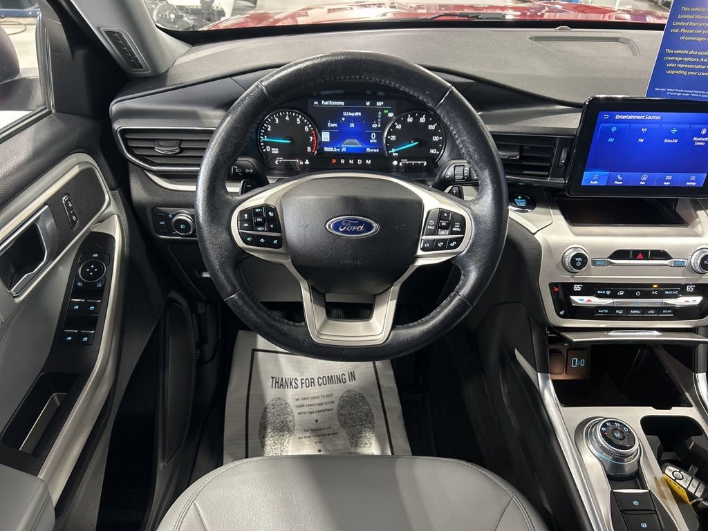 Used 2021 Ford Explorer XLT w/ Equipment Group 202A image 2