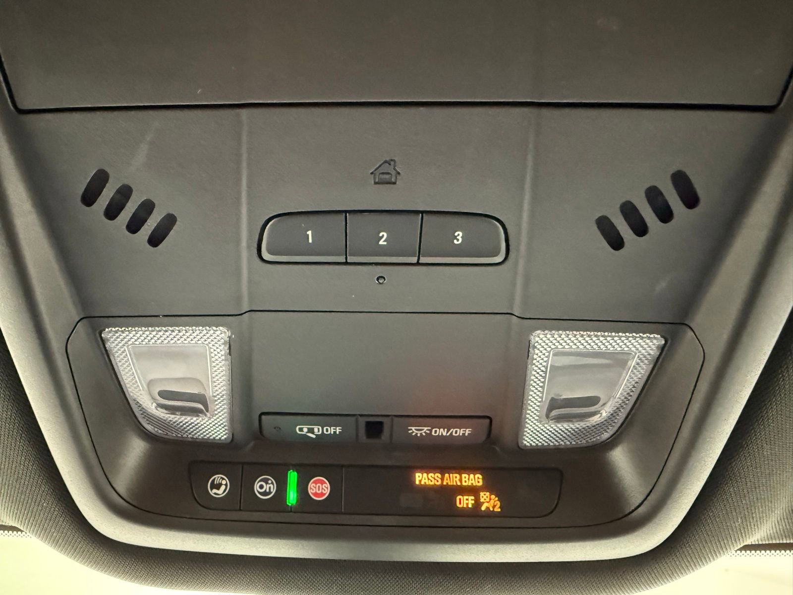 Used 2024 Buick Enclave Essence w/ Technology Package image 18