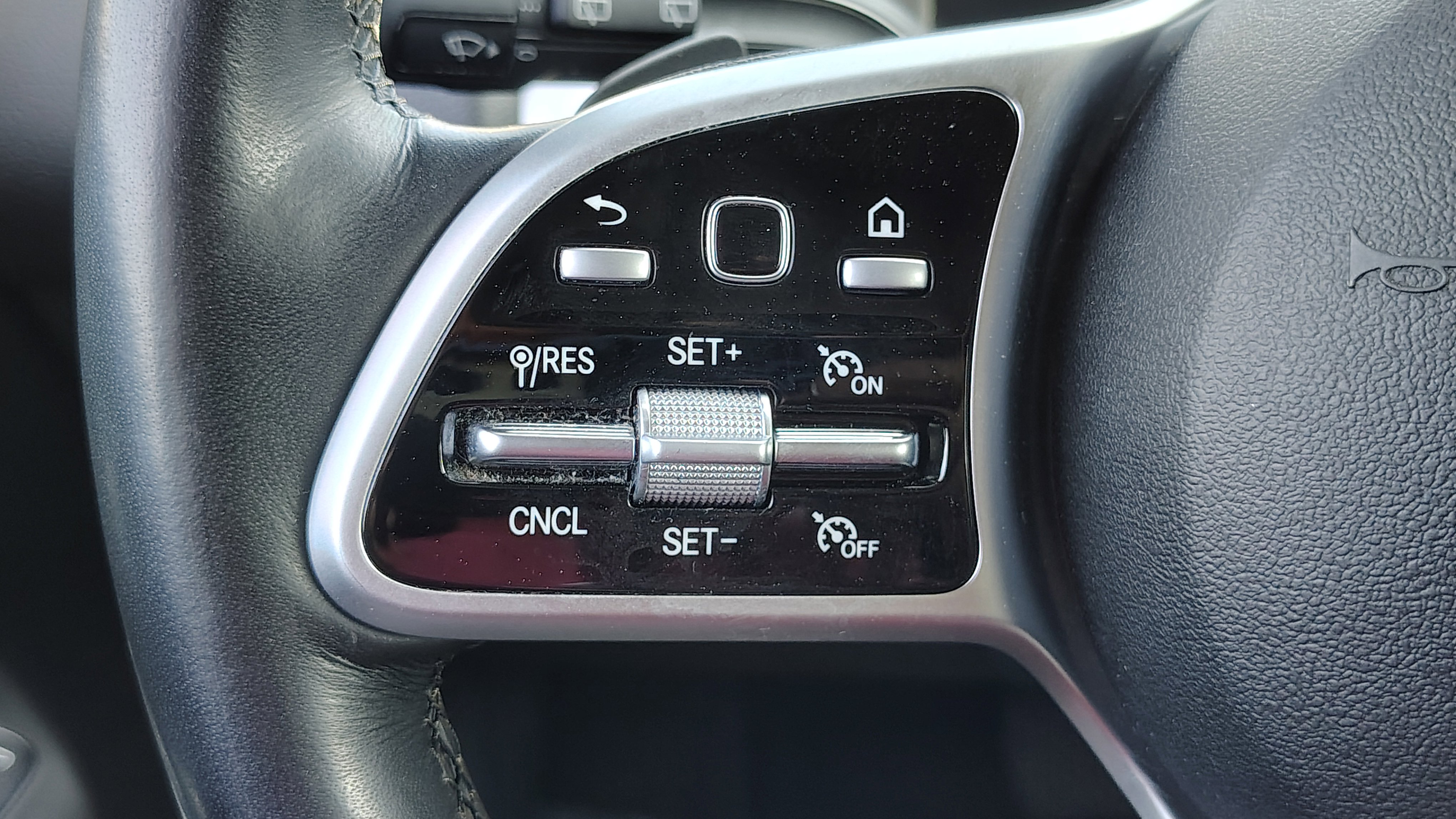 Used 2021 Mercedes-Benz GLB 250 4MATIC image 16