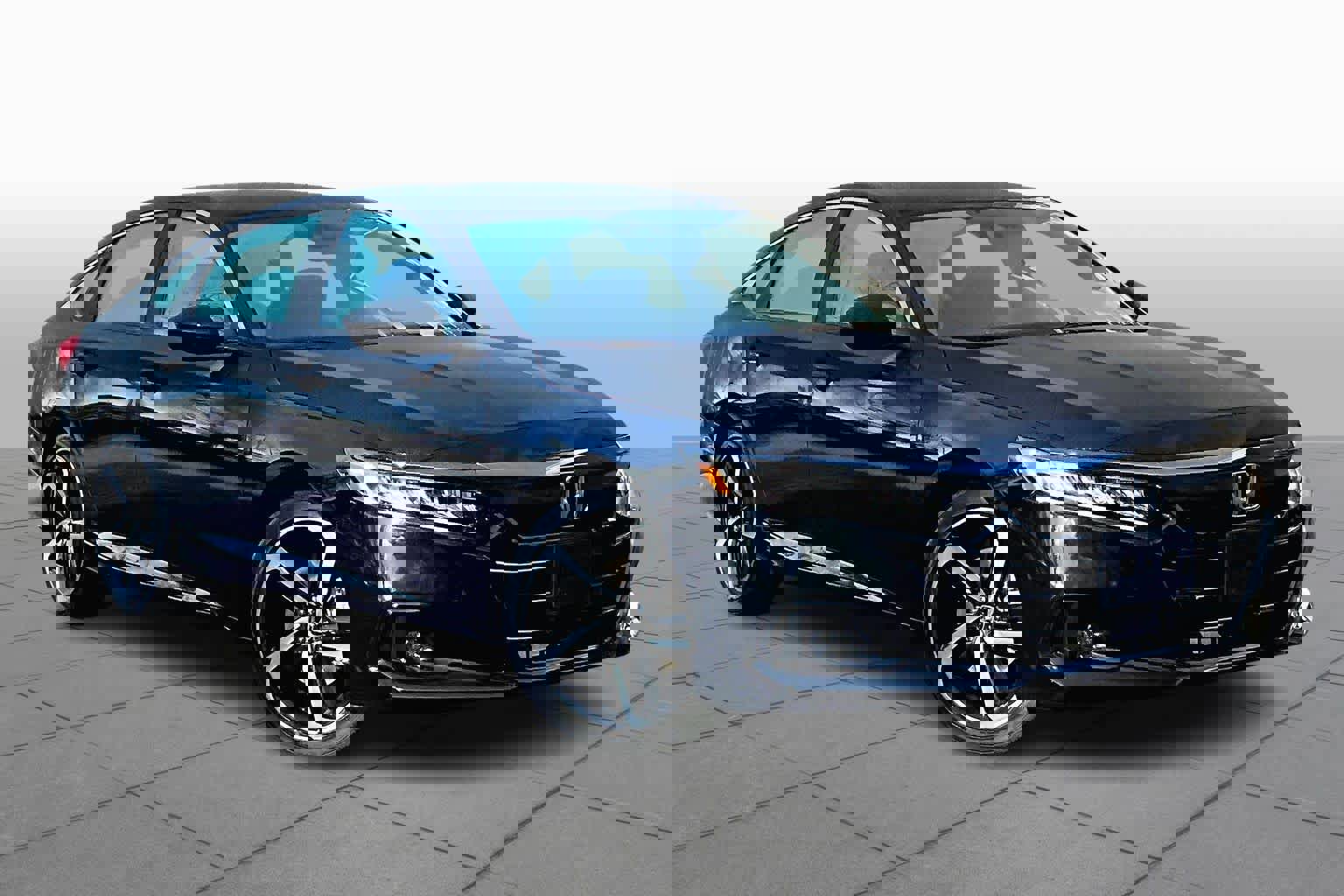 Used 2022 Honda Accord Sport image 3