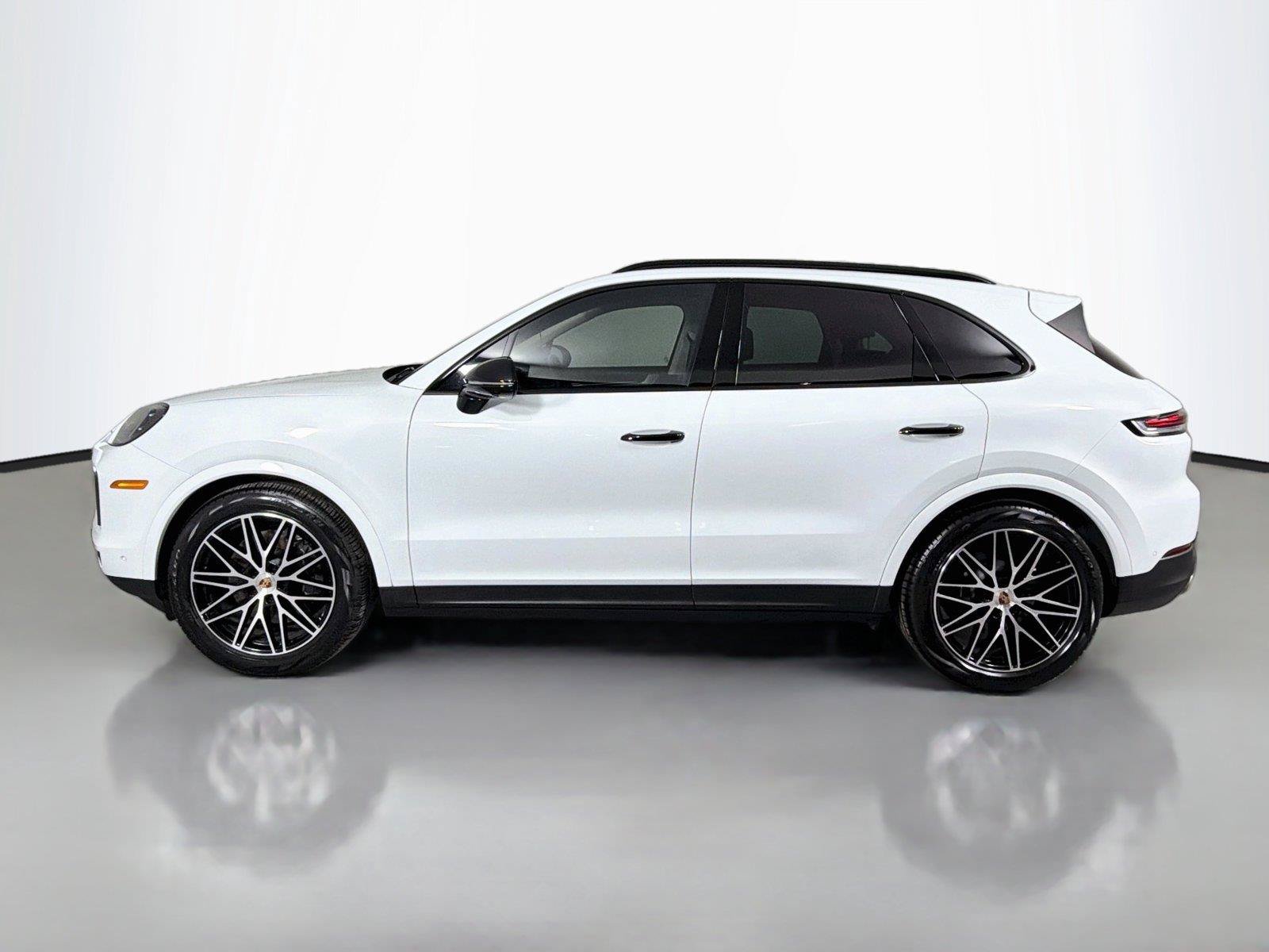 Certified 2026 Porsche Cayenne AWD/4WD image 2