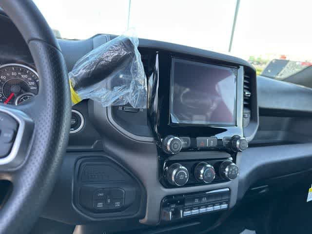 New 2026 RAM 3500 Tradesman w/ Chrome Appearance Group A AWD/4WD image 3