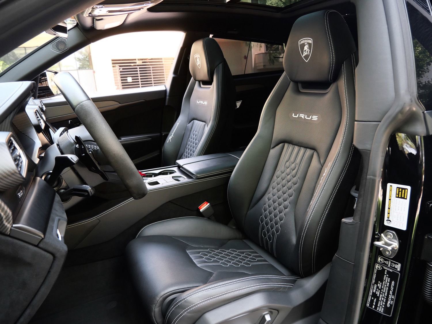 Used 2023 Lamborghini Urus Performante AWD/4WD image 6