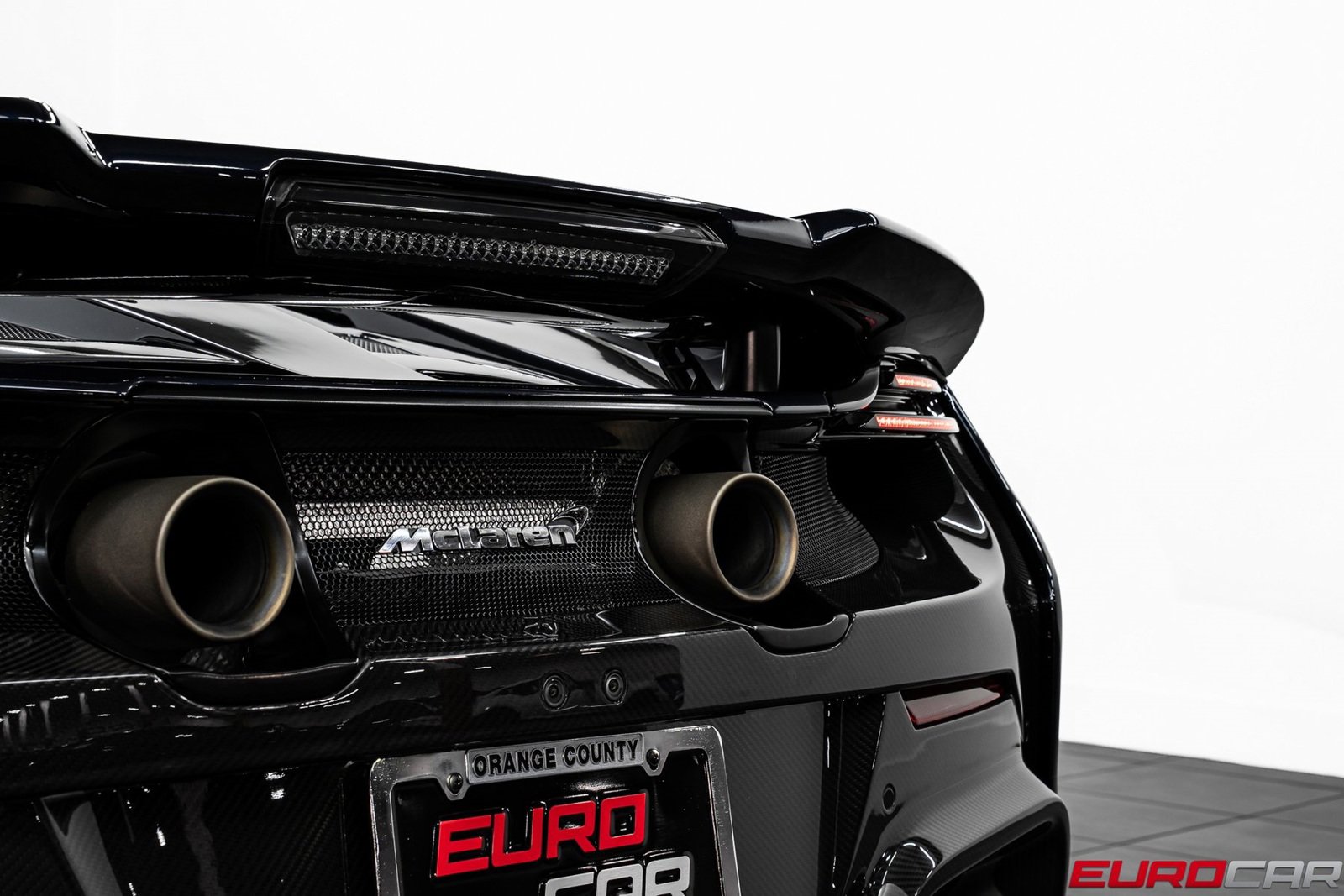 Used 2016 McLaren 675LT Spider image 29