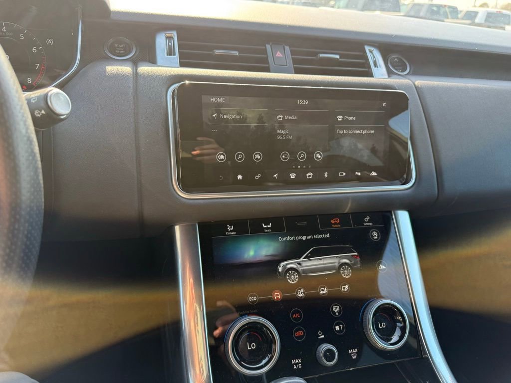 Used 2020 Land Rover Range Rover Sport SE image 17