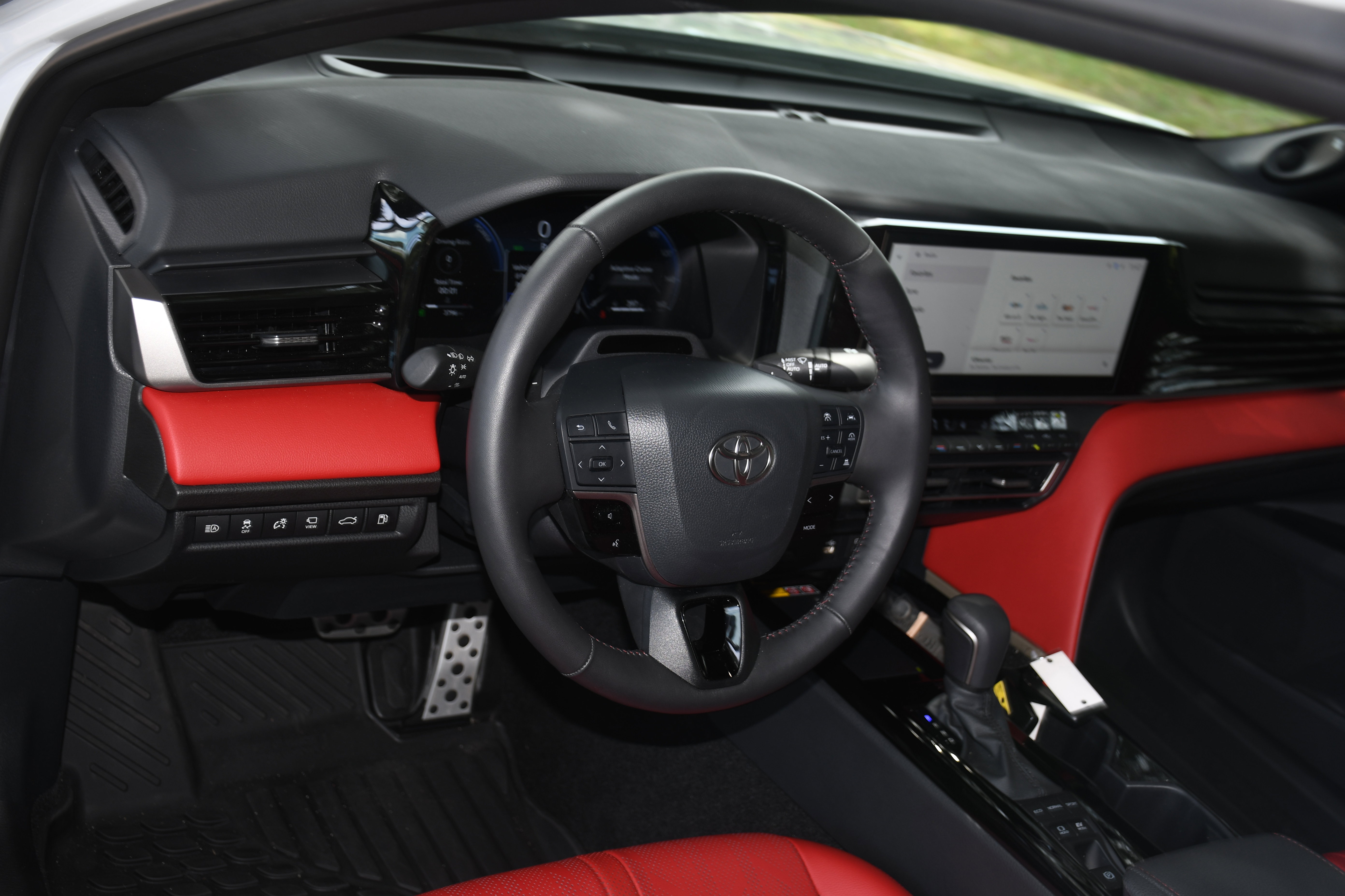 Used 2026 Toyota Camry XSE w/ Premium Plus Package FWD image 9