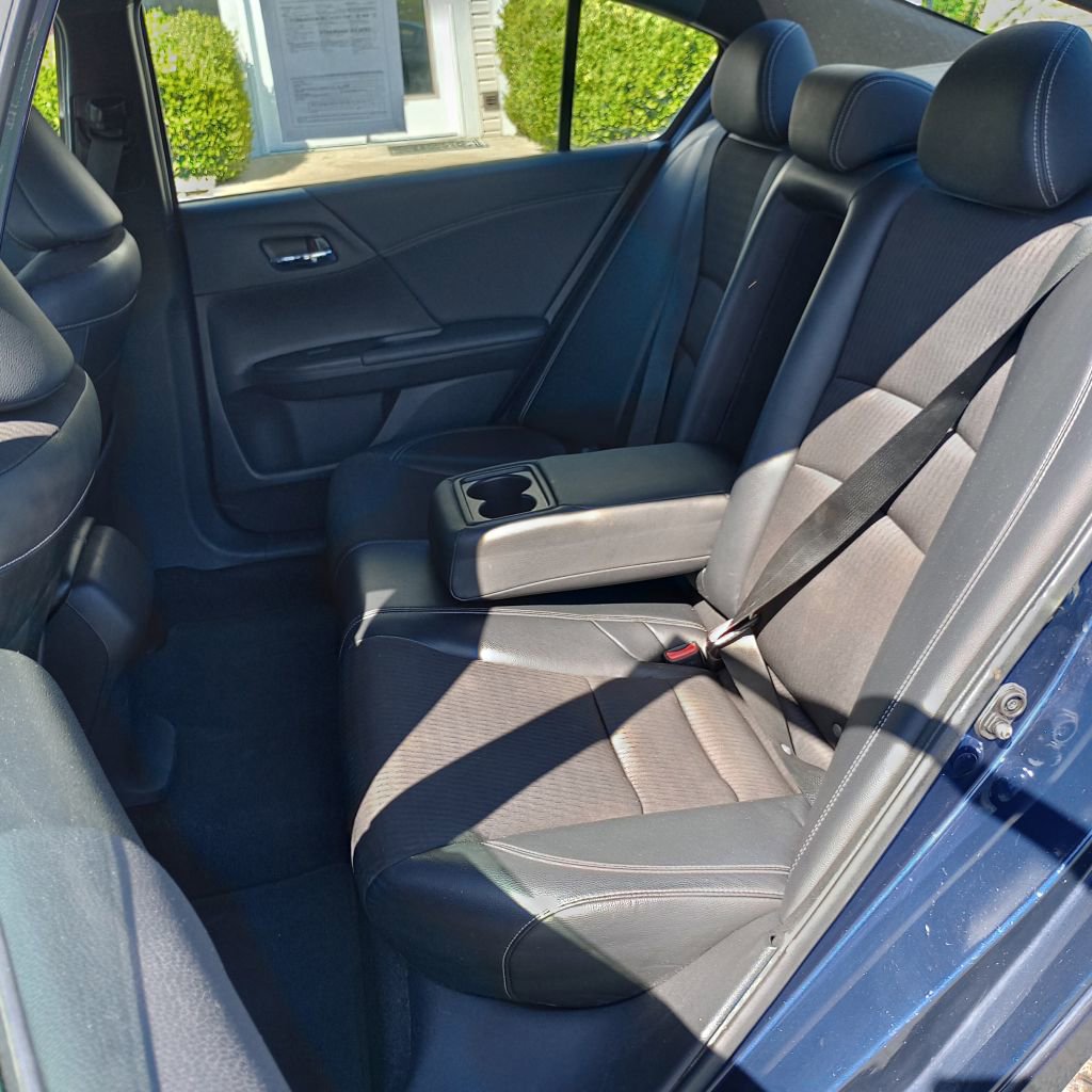 Used 2017 Honda Accord Sport image 17