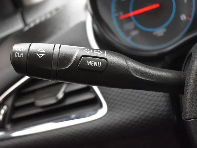 Used 2018 Chevrolet Cruze LS image 22