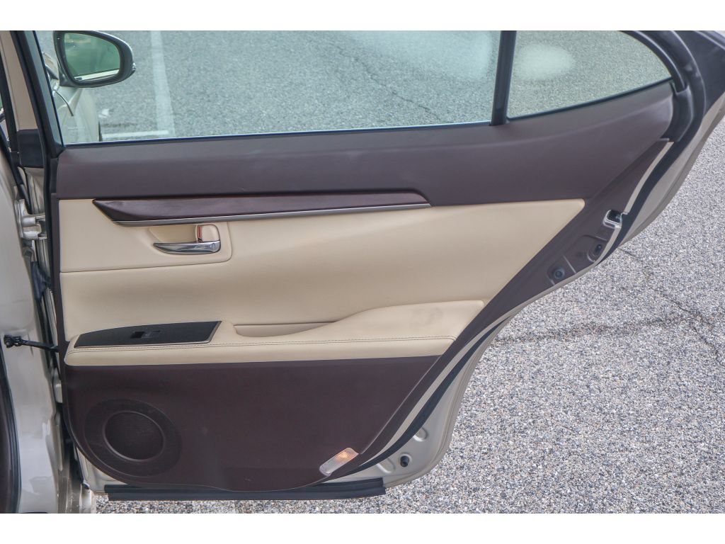 Used 2017 Lexus ES 350 w/ Premium Package FWD image 21