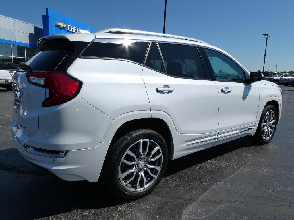Certified 2024 GMC Terrain Denali w/ Denali Premium Package AWD/4WD image 5