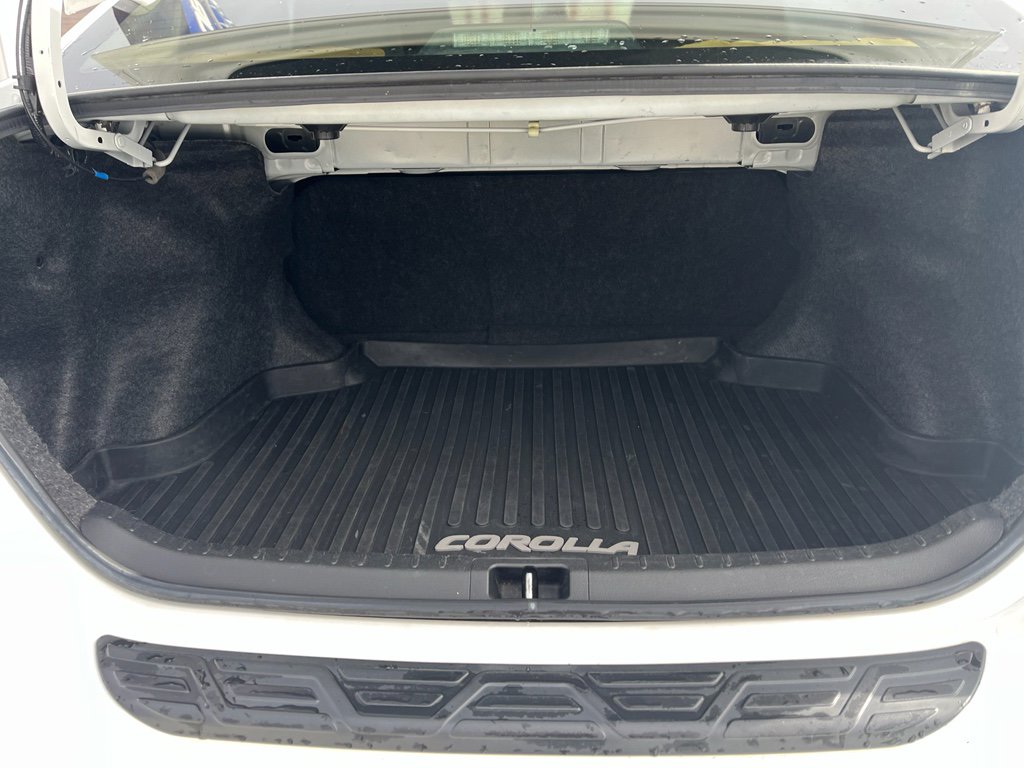 Used 2015 Toyota Corolla S image 11