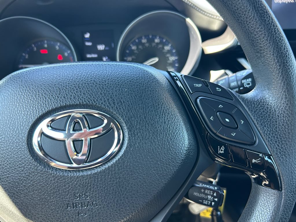 Used 2019 Toyota C-HR LE FWD image 19