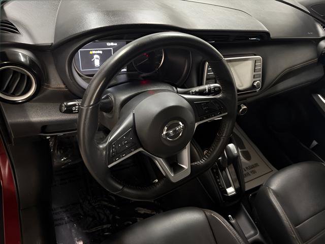 Used 2020 Nissan Kicks SR w/ SR Premium Package FWD image 18