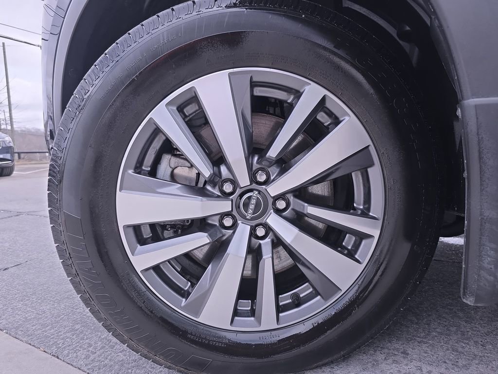 Used 2023 Nissan Pathfinder SL w/ Black Appearance Package image 38