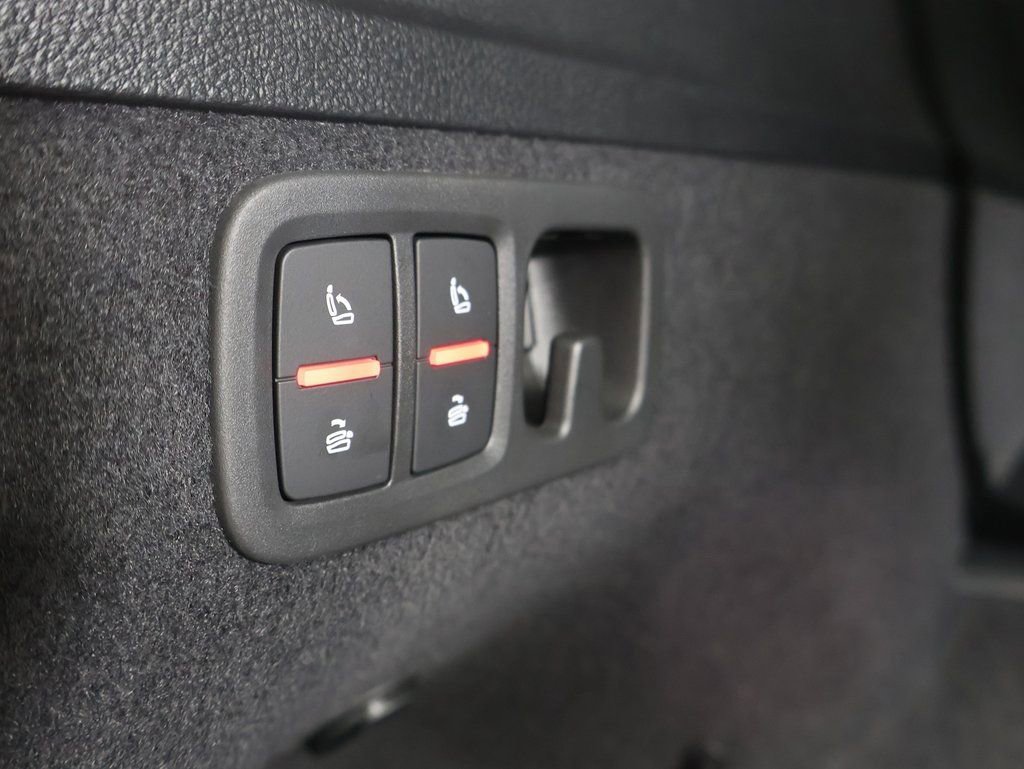 Used 2025 Audi Q7 2.0T Premium w/ Convenience Plus Package image 16