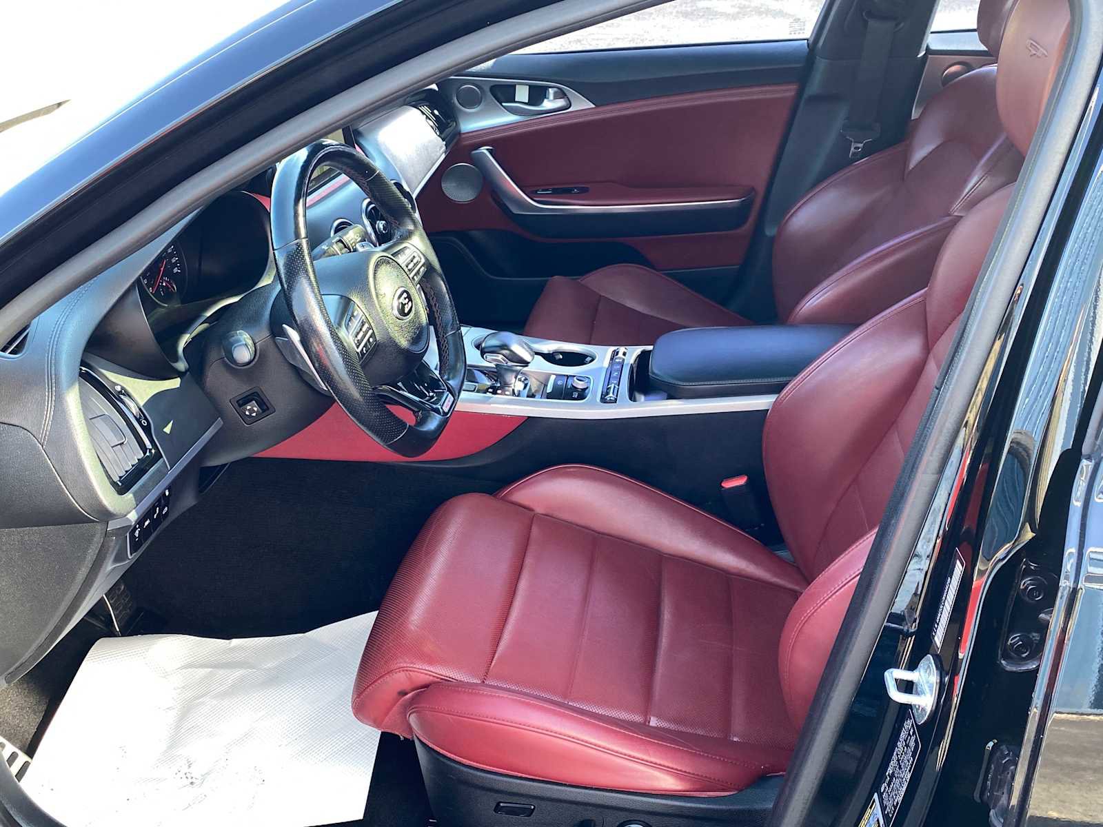 Used 2019 Kia Stinger GT2 AWD/4WD image 9