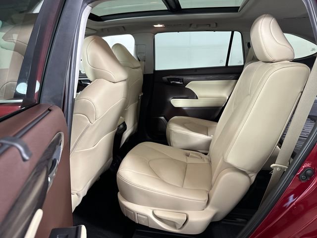 Used 2022 Toyota Highlander Platinum image 25