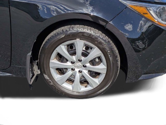 Used 2025 Toyota Corolla LE FWD image 10