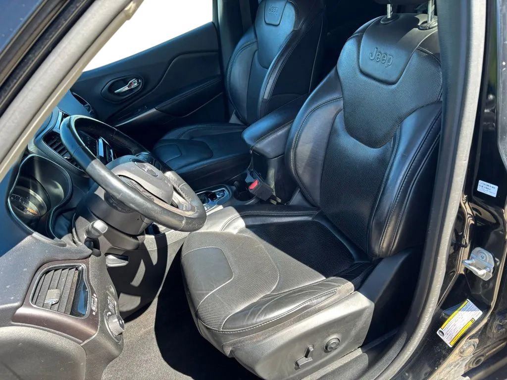 Used 2019 Jeep Cherokee Limited AWD/4WD image 23
