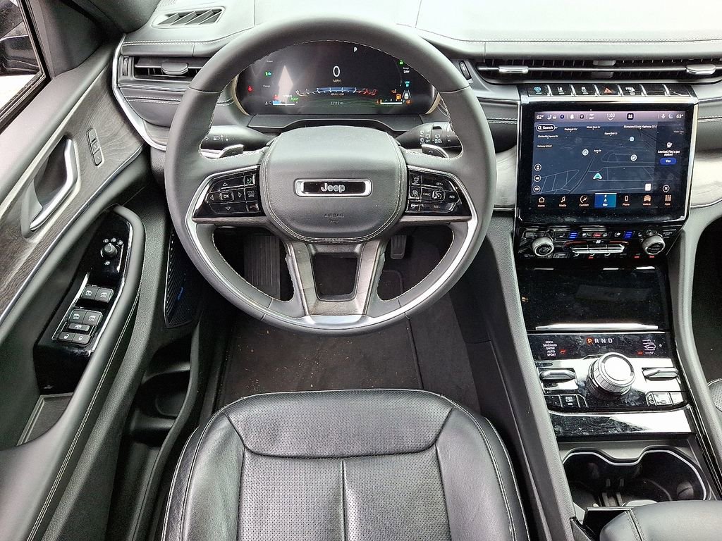 Used 2023 Jeep Grand Cherokee Overland image 9