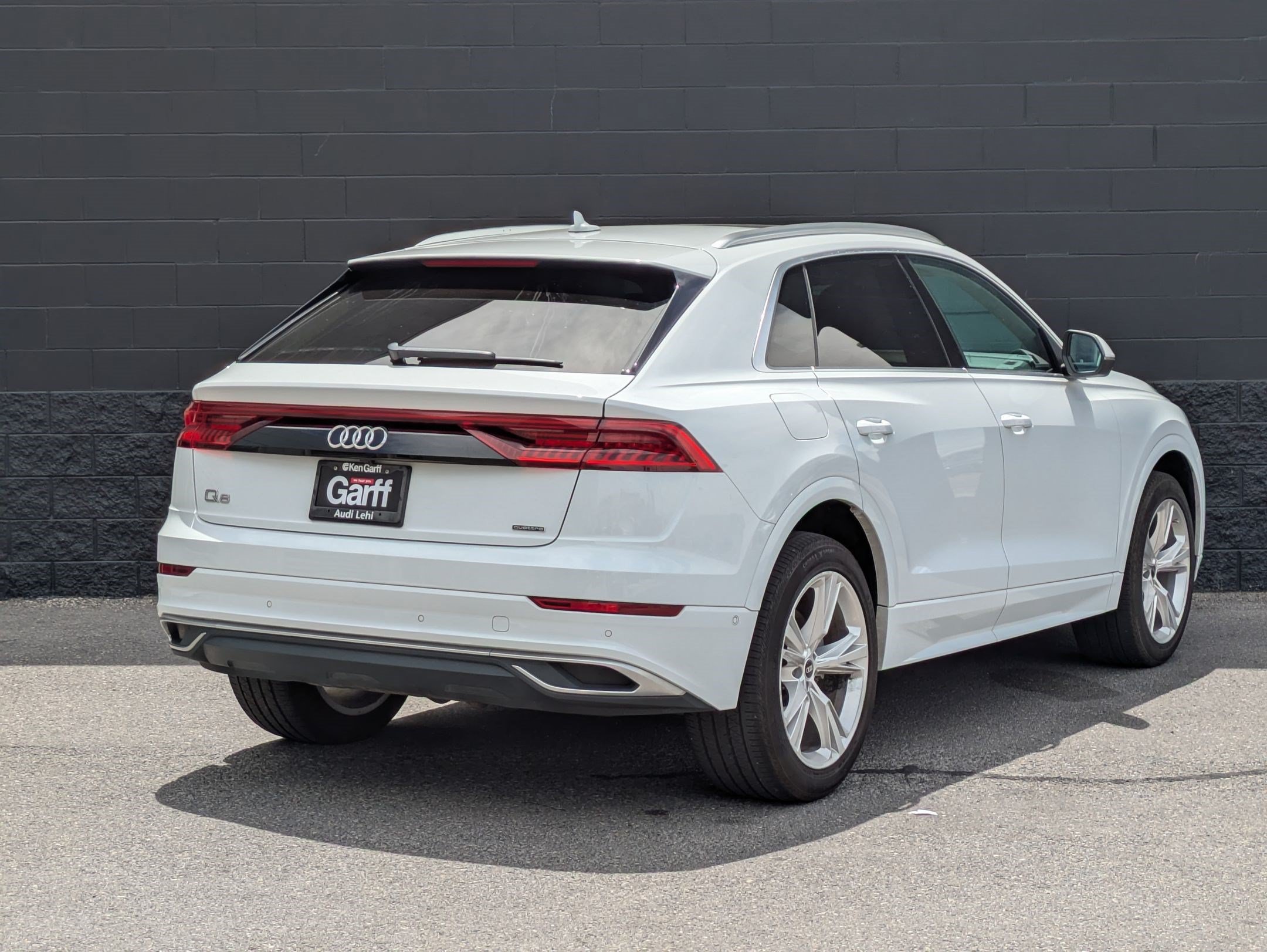 Used 2023 Audi Q8 Premium w/ Convenience Package AWD/4WD image 5