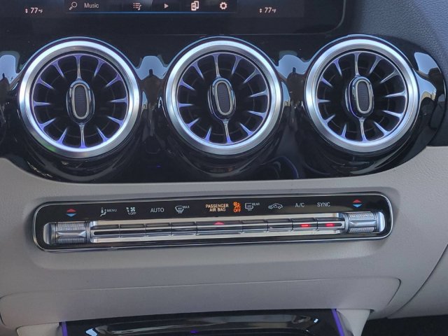 Used 2022 Mercedes-Benz GLA 250 4MATIC image 22