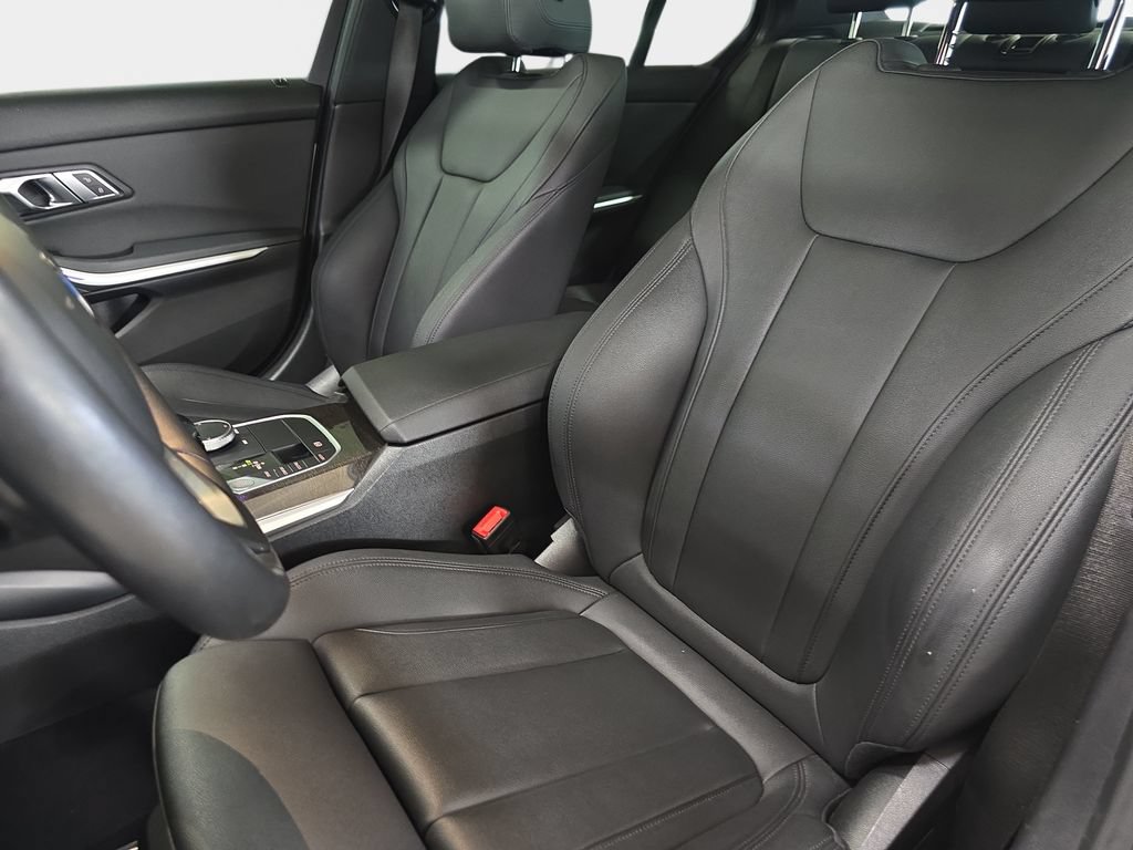 Used 2020 BMW 330i Sedan w/ Convenience Package RWD image 17