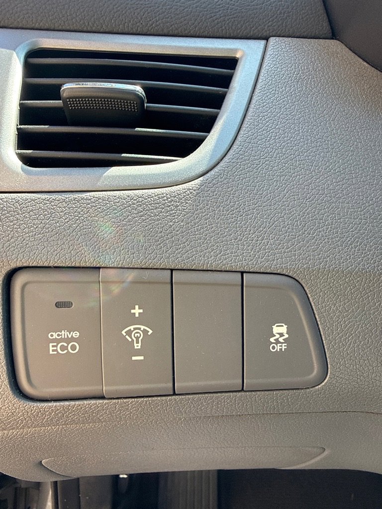 Used 2013 Hyundai Elantra GLS w/ Preferred Pkg FWD image 11