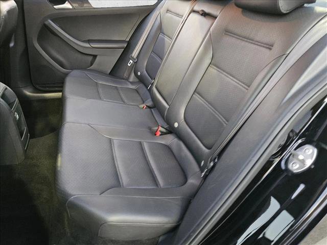 Used 2017 Volkswagen Jetta SEL image 16