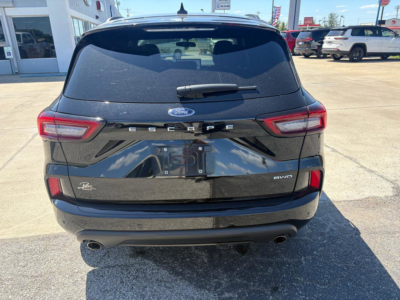 Used 2023 Ford Escape ST-Line w/ Tech Pack #1 AWD/4WD image 4