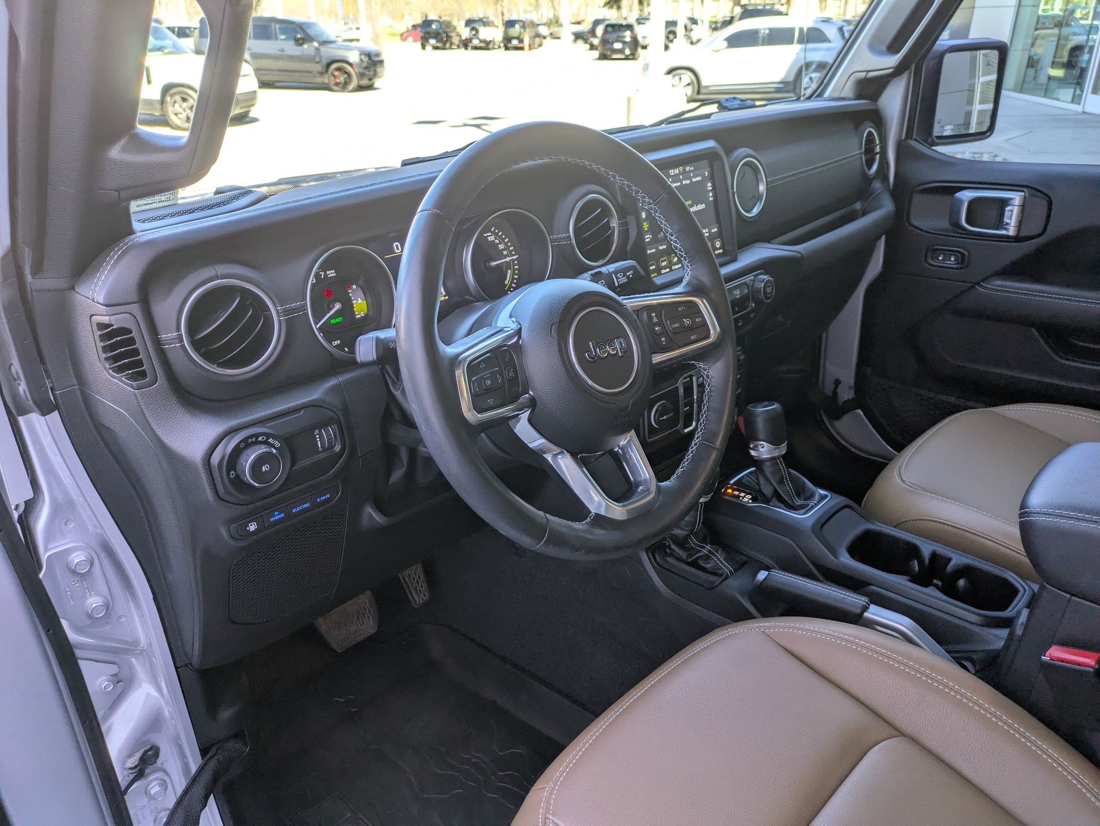 Used 2023 Jeep Wrangler Sahara w/ Cold Weather Group image 13