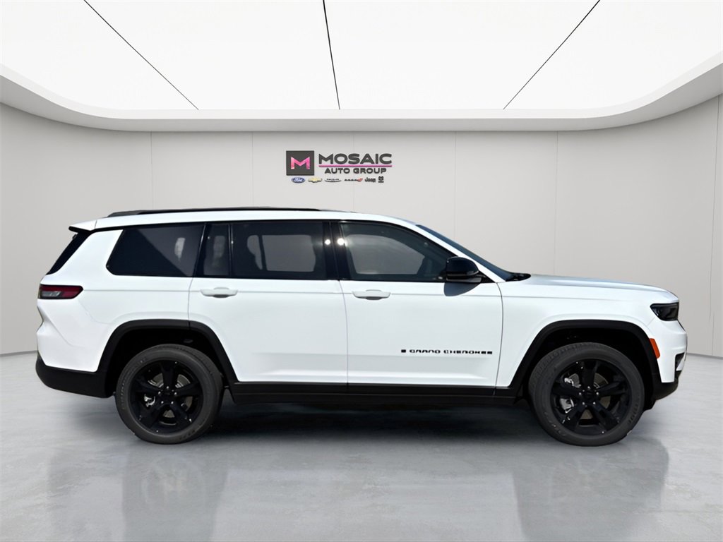 New 2025 Jeep Grand Cherokee L Altitude image 8