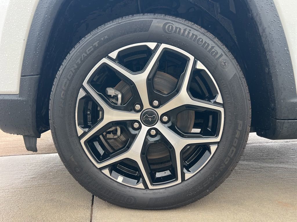 Used 2025 Jeep Compass Limited image 7