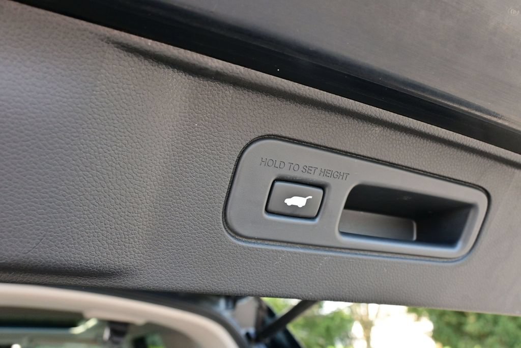 Used 2025 Honda Pilot Elite image 19