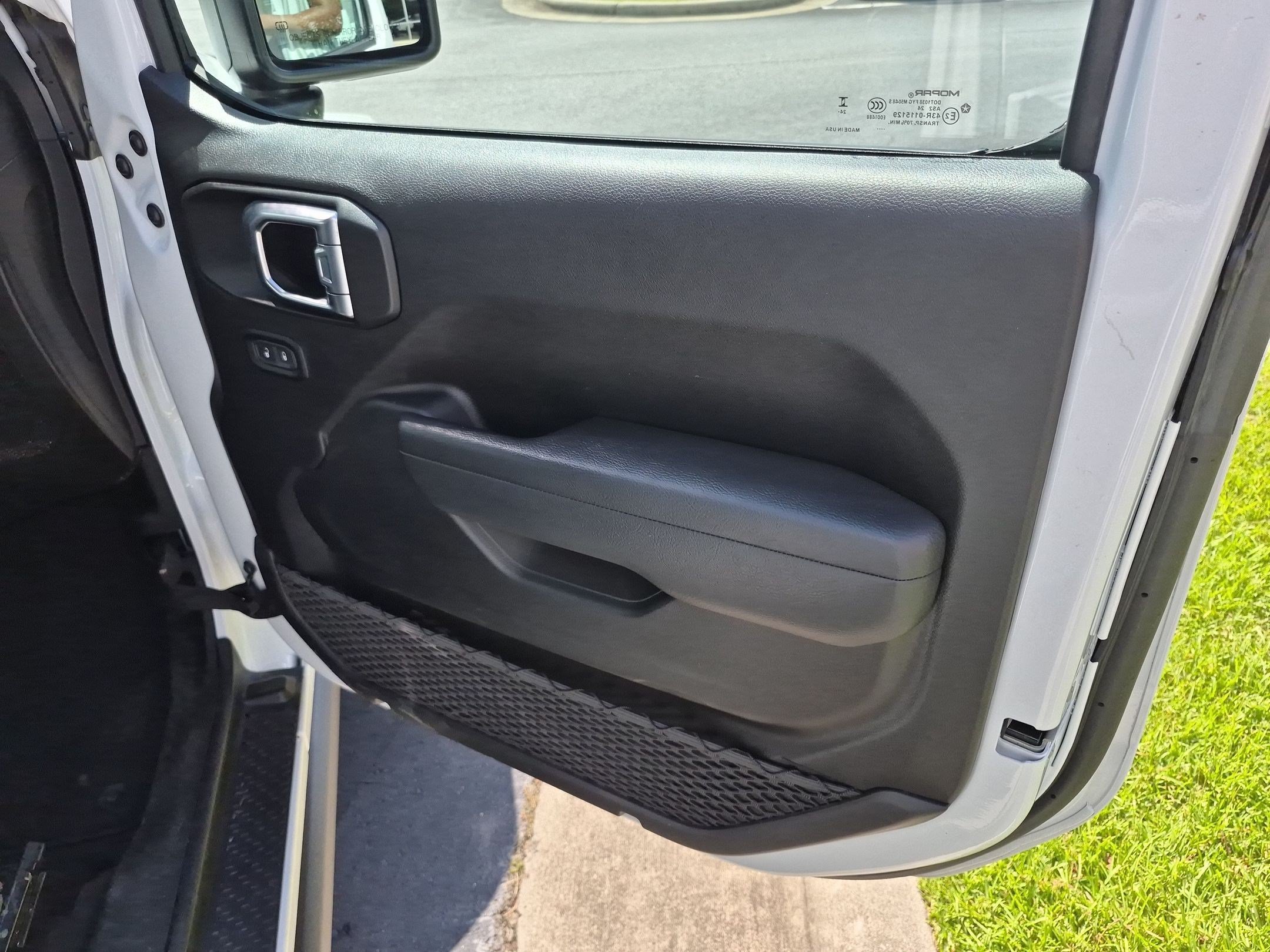 Used 2025 Jeep Gladiator Sport AWD/4WD image 24