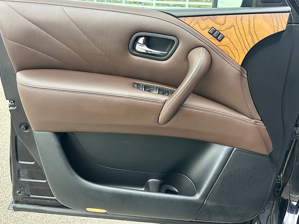 Used 2016 INFINITI QX80 Limited image 19