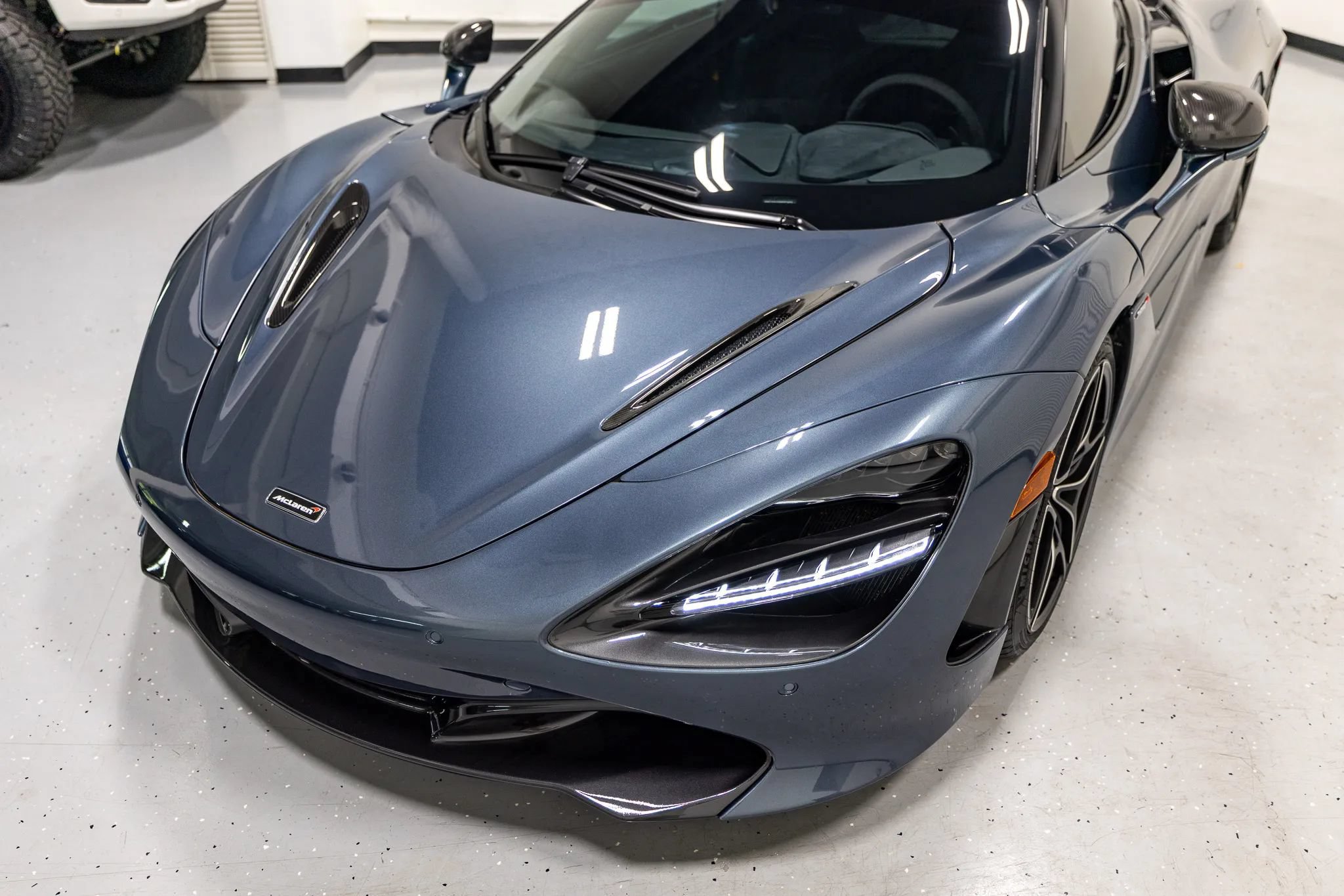 Used 2018 McLaren 720S Performance RWD image 16