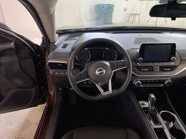 Used 2024 Nissan Altima 2.5 SV FWD image 33
