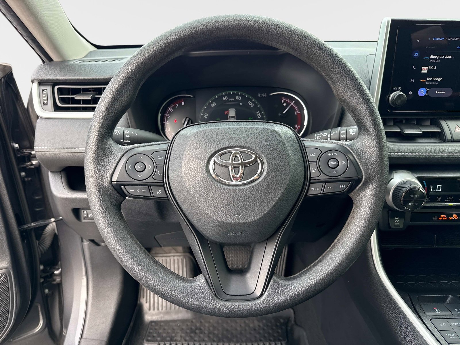 Used 2024 Toyota RAV4 XLE AWD/4WD image 27