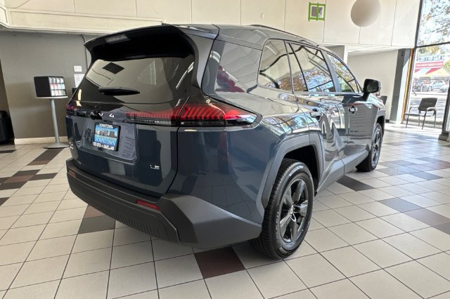 Used 2026 Toyota RAV4 LE AWD/4WD image 4