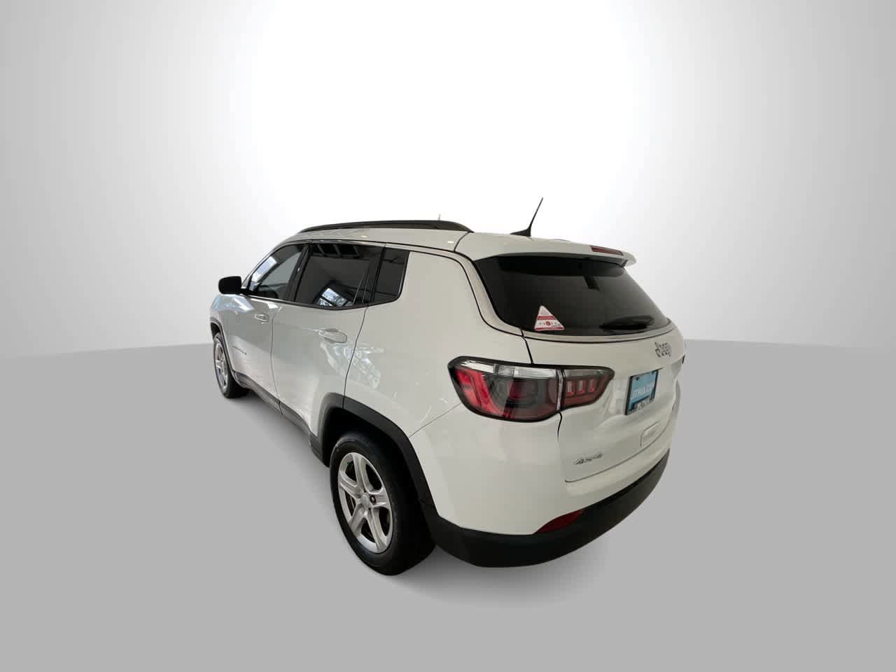 Used 2023 Jeep Compass Latitude AWD/4WD image 6