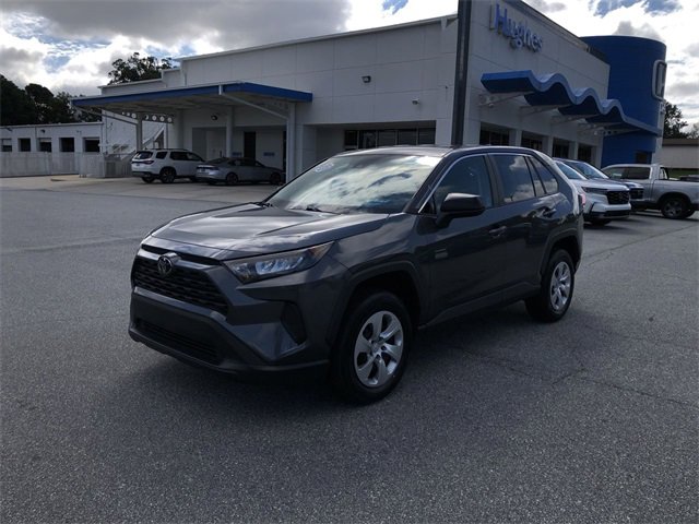 Used 2022 Toyota RAV4 LE image 4
