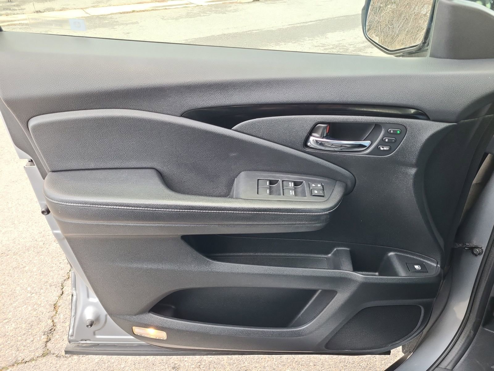 Used 2017 Honda Ridgeline RTL-E image 23