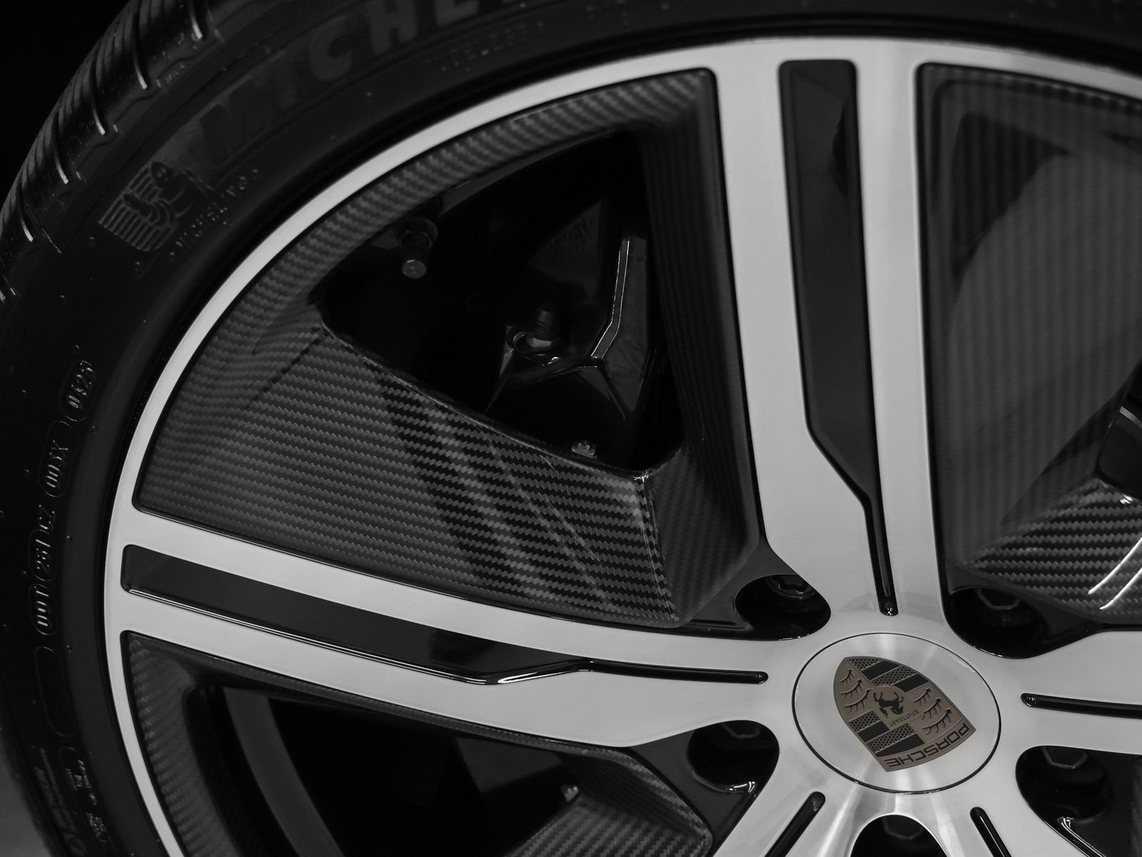 New 2025 Porsche Macan Turbo Electric AWD/4WD image 19