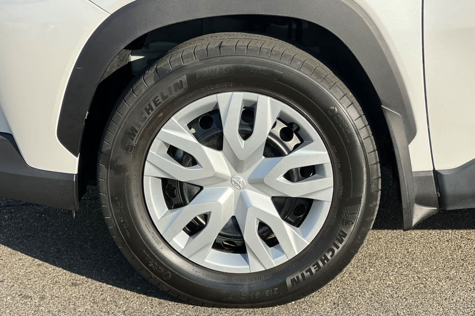 Certified 2022 Toyota Corolla Cross L FWD image 30
