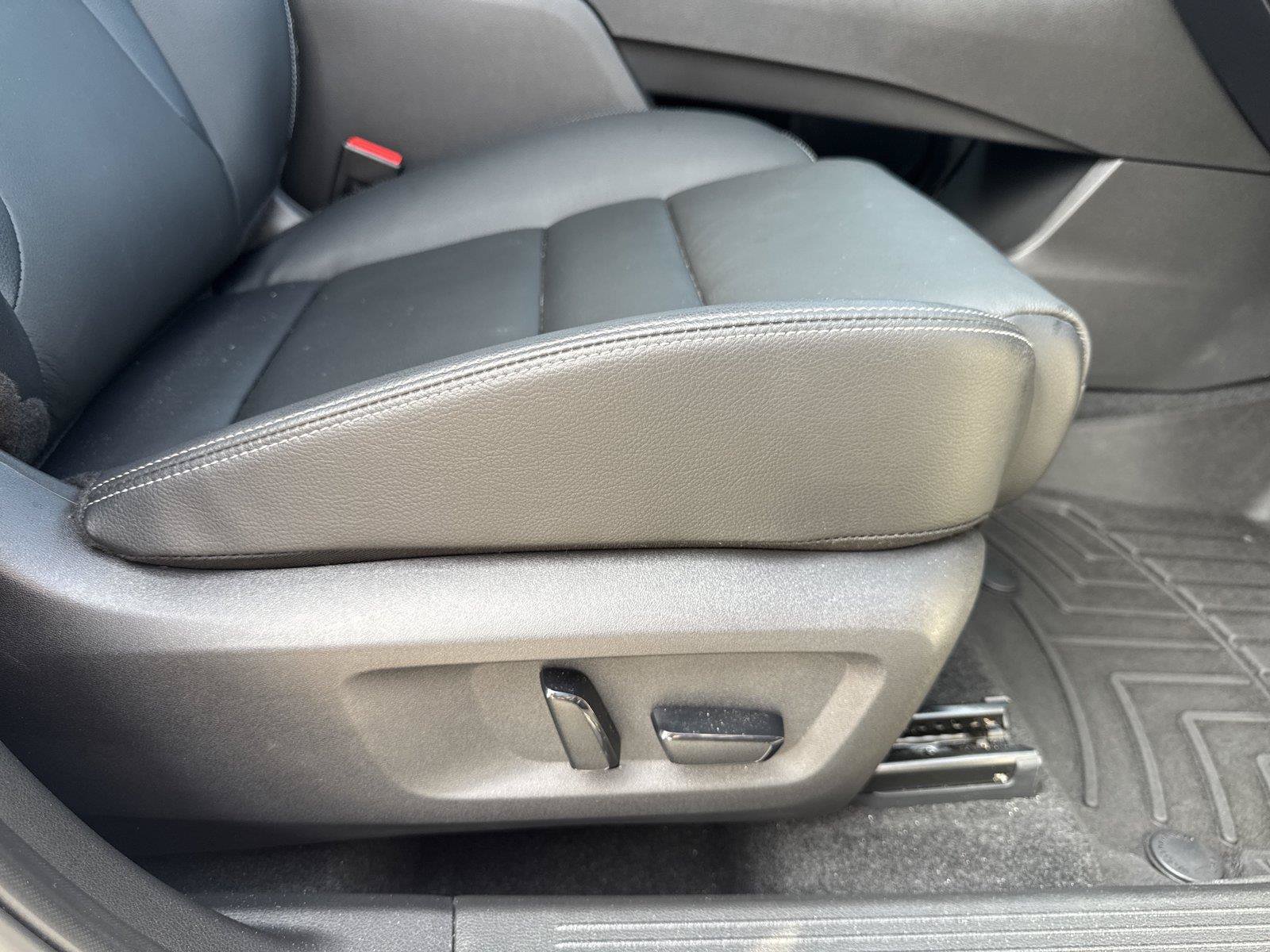 Used 2025 Nissan Rogue SL w/ SL Premium Package FWD image 29